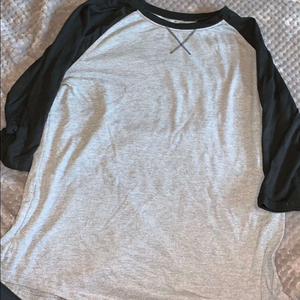gray and black long sleeve shirt